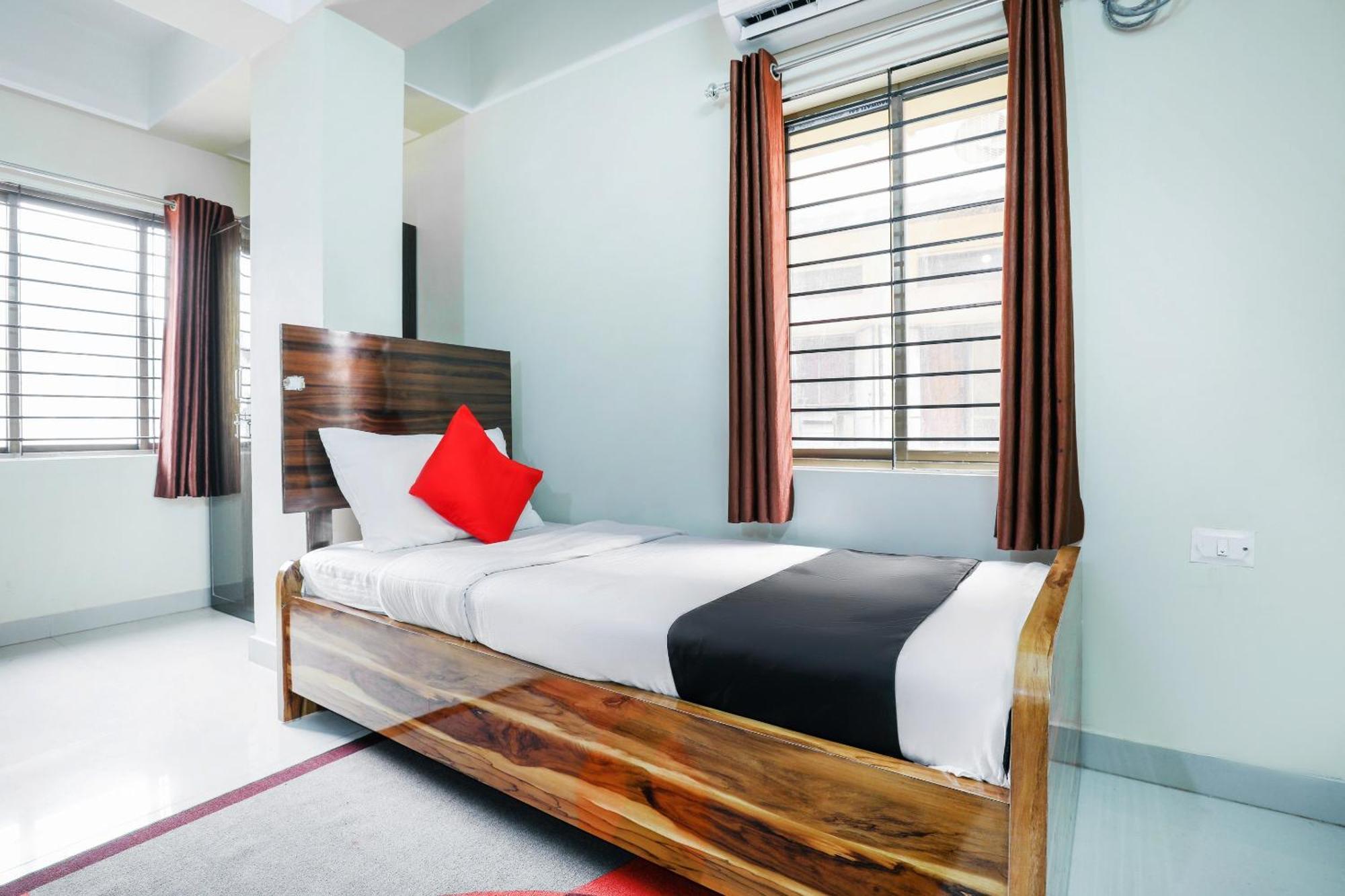 Hotel O Central Inn Dispur Экстерьер фото